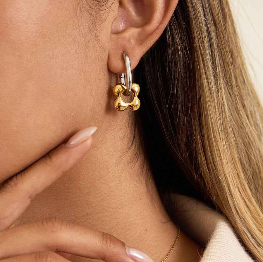 18K gold lightweight luxury high-end flower hoop earrings